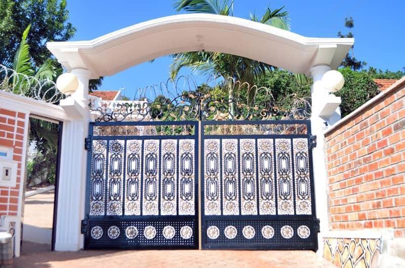 Willa Plot 4 Kavuma Close Kampala Zewnętrze zdjęcie