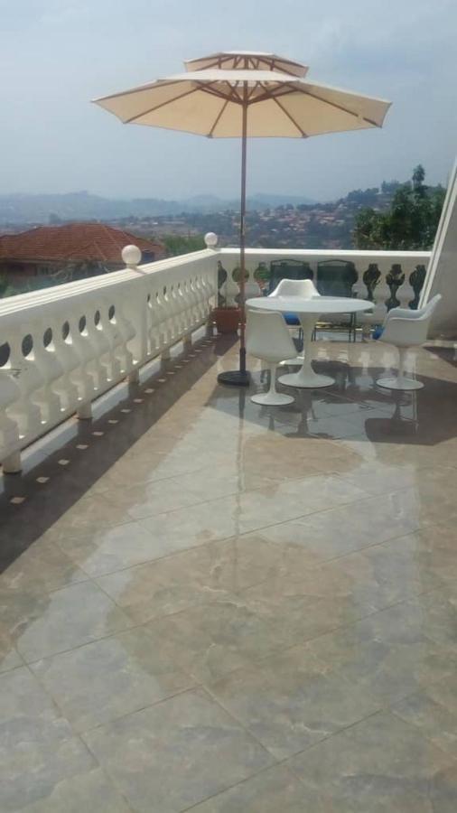 Willa Plot 4 Kavuma Close Kampala Zewnętrze zdjęcie